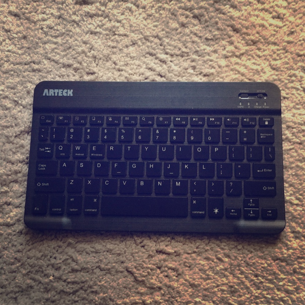 Arteck Bluetooth iPad keyboard